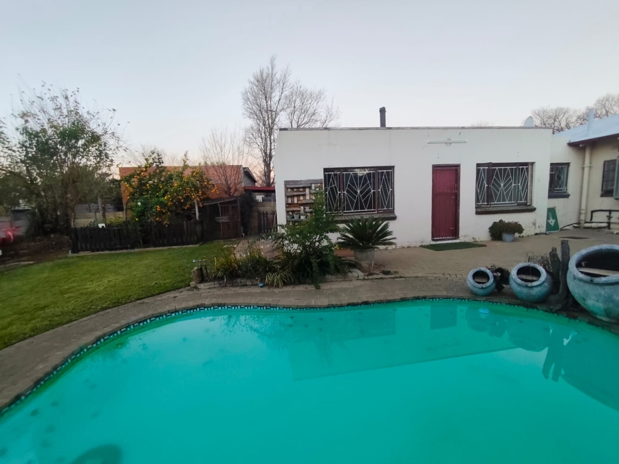 5 Bedroom Property for Sale in Wilgehof Free State